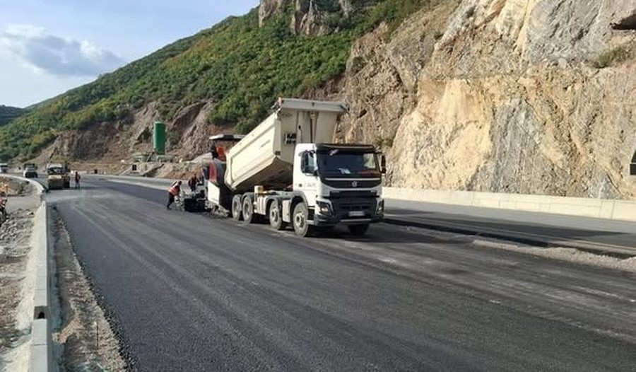 Rruga e re Elbasan–Qafë Thanë, Balluku: Përfundojnë 70 për qind e punimeve në fazën e II